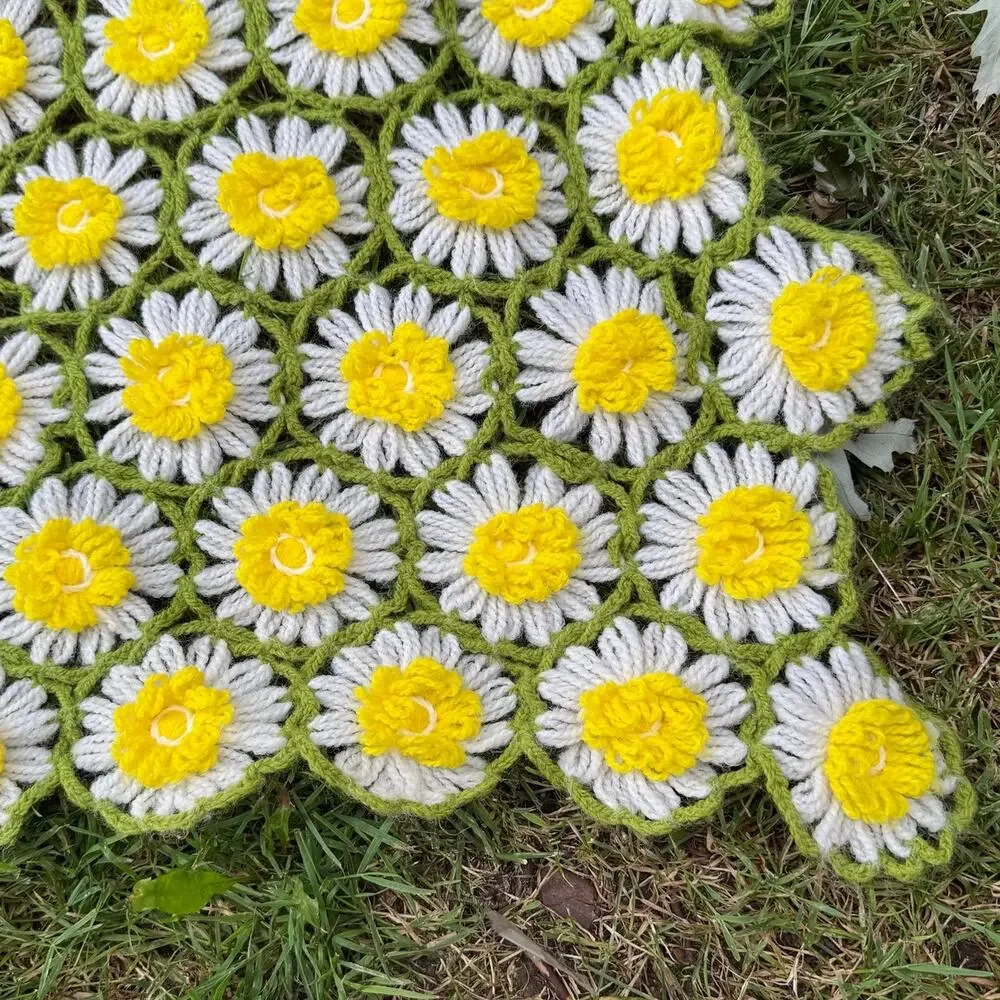 Vintage Daisy Chain Reversible Crochet Afghan Throw 48x70